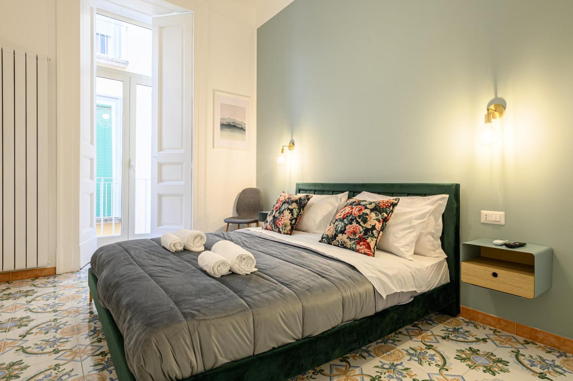 Guest House 121 Charming Apartment Napoli Dış mekan fotoğraf