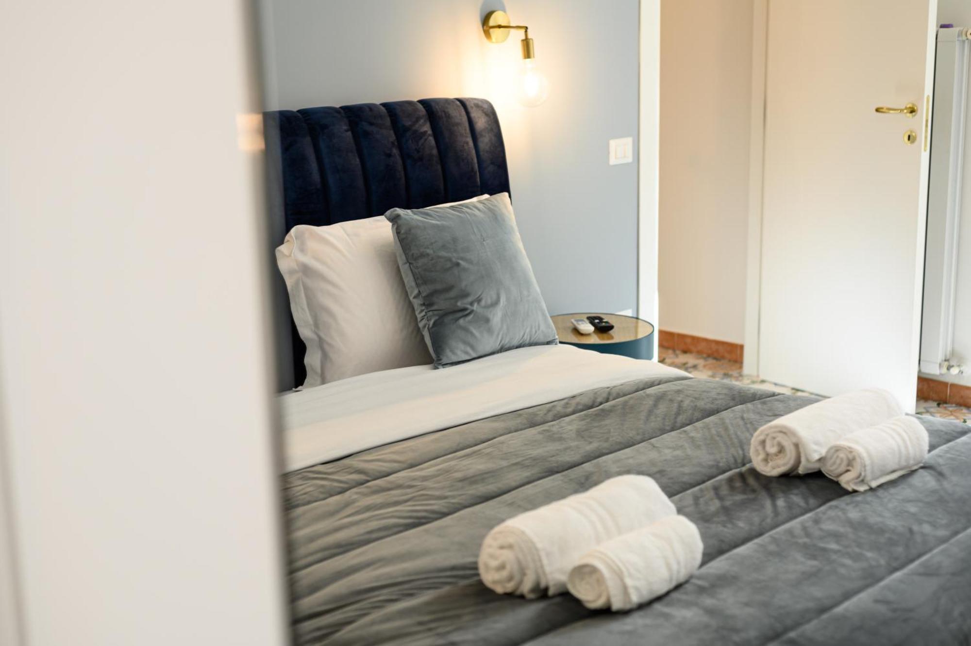 Guest House 121 Charming Apartment Napoli Dış mekan fotoğraf