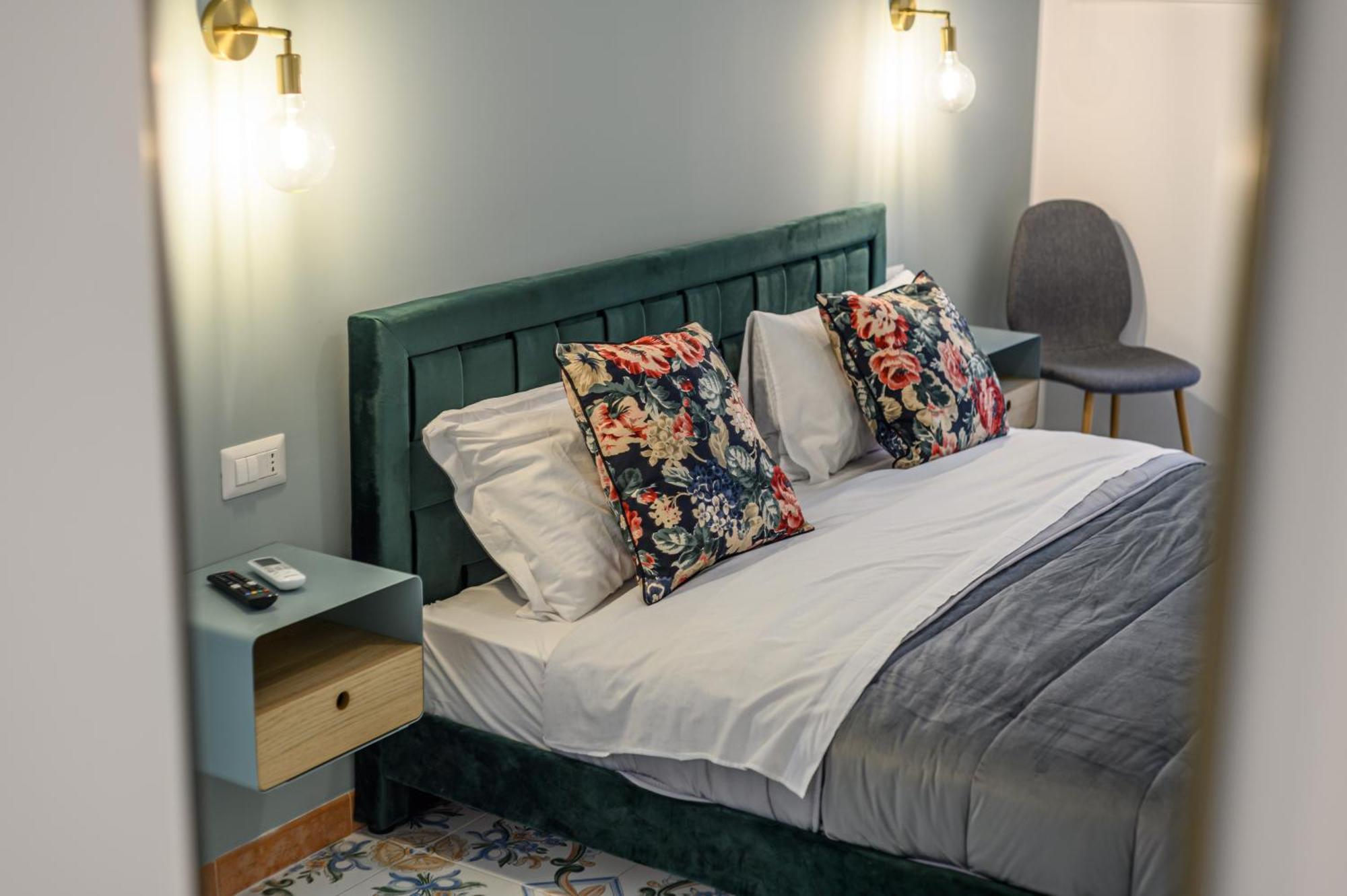 Guest House 121 Charming Apartment Napoli Dış mekan fotoğraf